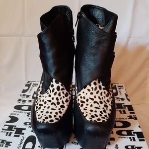 SUPER COOL AND FUNKY-Size 10 5 inch heel with 3 inch Platform Leather Shooties!